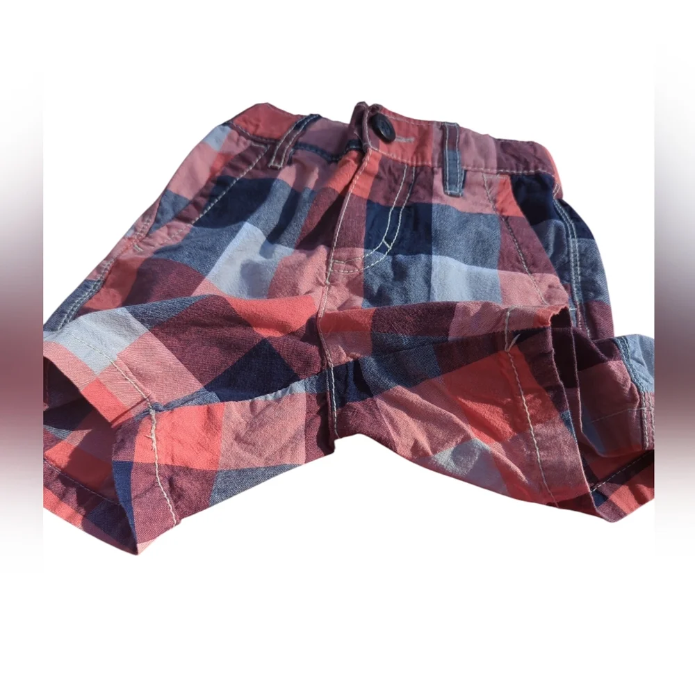 Old Navy Baby Plaid Shorts Size 18-24 Months.